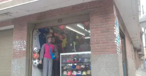 ROPA DEPORTIVA CALLE 40 CON 87C ROPA DEPORTIVA CALLE 40 CON 87C